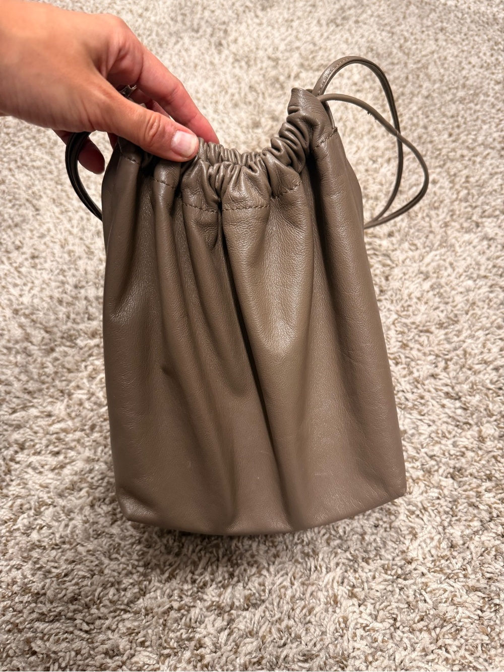 Women's Drawstring Shoulder Bag in Taupe
